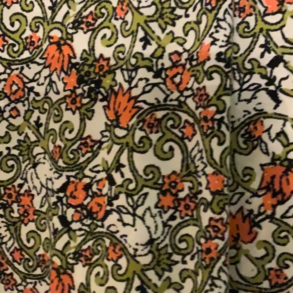Lularoe Perfect Tee - Picture 2 of 2